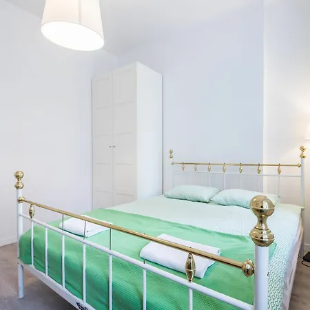 Bizzi Luxfavorito Apartment
